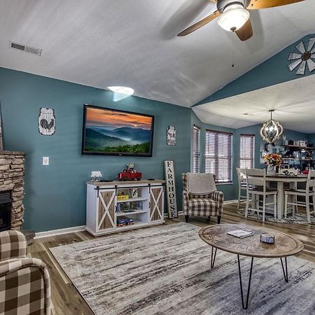 The Mason Jar, Hot Tub, Wifi, 1089 Free Tickets Each Paid Day, Dollywood And More! Pigeon Forge Εξωτερικό φωτογραφία