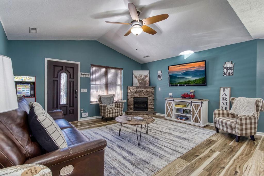 The Mason Jar, Hot Tub, Wifi, 1089 Free Tickets Each Paid Day, Dollywood And More! Pigeon Forge Εξωτερικό φωτογραφία
