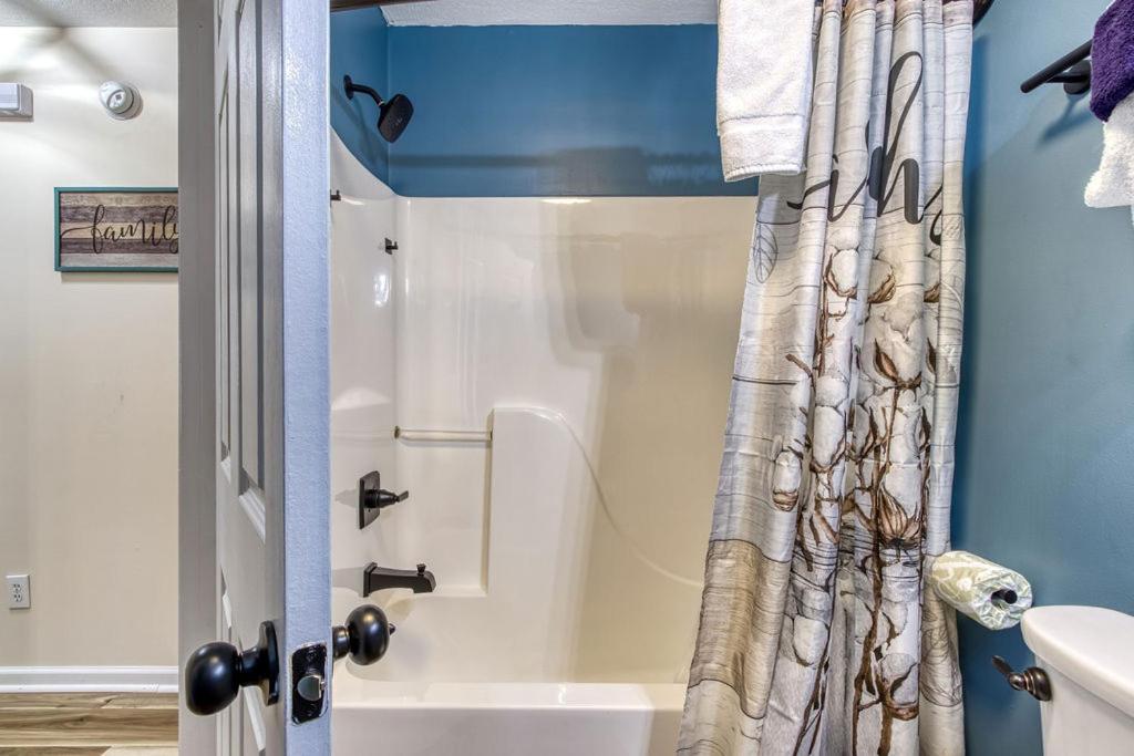 The Mason Jar, Hot Tub, Wifi, 1089 Free Tickets Each Paid Day, Dollywood And More! Pigeon Forge Εξωτερικό φωτογραφία